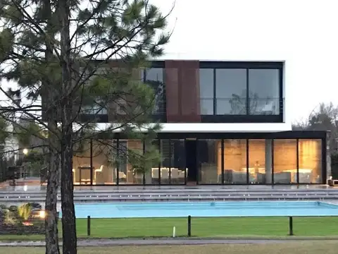 Venta casa Bs As Golf Country Club, Bella Vista