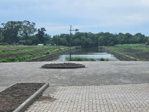 Blvd. de Todos los Santos  al 4300