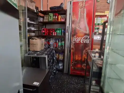 Propiedad 5 ambientes con local comercial en Constitución