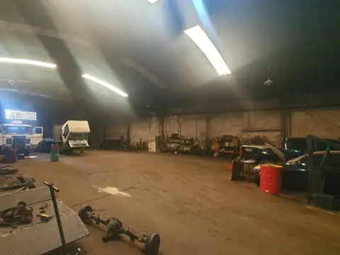 VENTA GALPON 700m2 - suelo alto transito