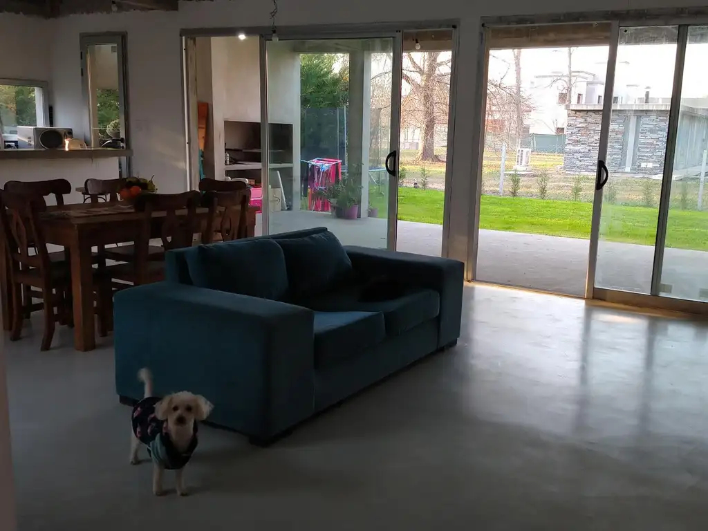 Casa en Venta con cochera