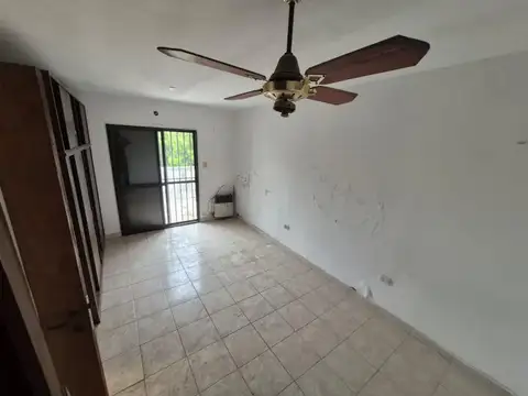 Depto Tipo Casa 6 ambientes con 2 baños