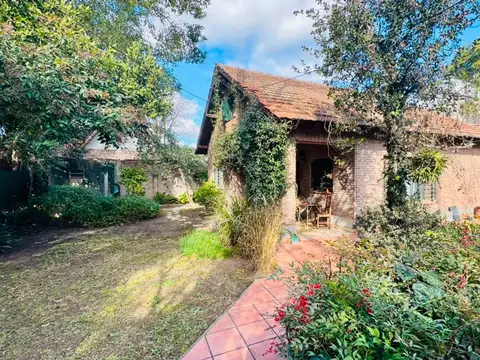 VENTA CASA 4 AMBIENTES HURLINGHAM CENTRO