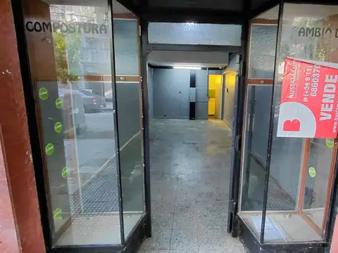 Local sobre Baez en Las Cañitas. 3mts de frente x 10mts de fondo.