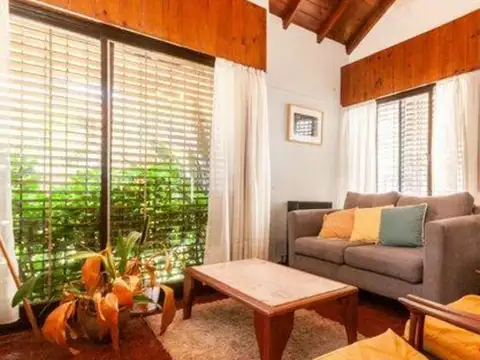 Venta PH 4 ambientes en Adrogué con cochera - Apto crédito