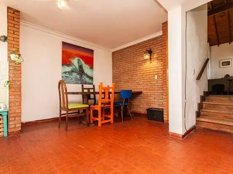 Depto Tipo Casa en Venta en Adrogue, USD 146.000