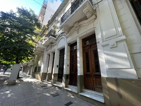 Venta PH de 4 Ambientes Techos Doble Altura - Recoleta