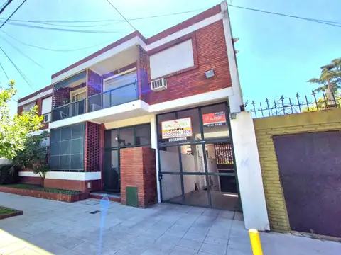 Dpto de 2 Ambientes Apto Credito en Inmejorable Zona de Banfield.