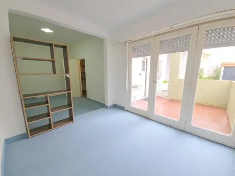 Departamento PH 2 amb. con patio - Cordoba y Larrea