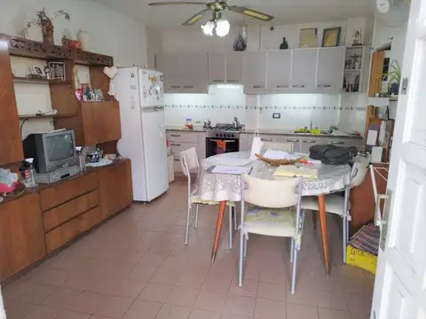 J Marmol 100, Piso PB