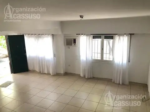 Casa 5 ambientes con 1 baño