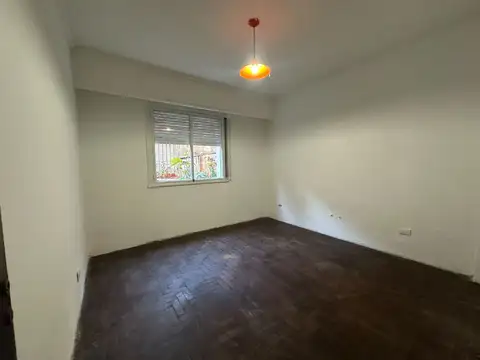 3 AMB con Patio en Planta Baja - FLORES
