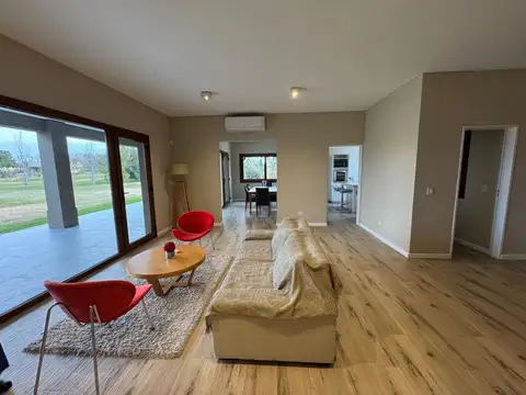 Casa en Alquiler de 3 dormitorios