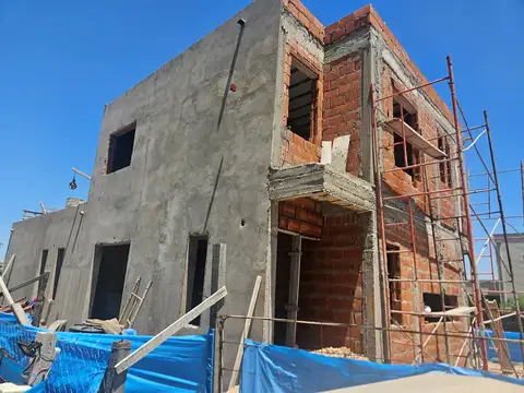 Casa en Venta en Pilar del Este - Santa Lucia, USD 220.000