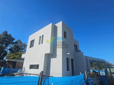 Casa  en Venta en Santa Lucia, Pilar del Este, Pilar