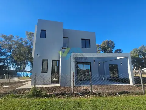Casa en Venta en Pilar del Este - Santa Lucia, USD 220.000