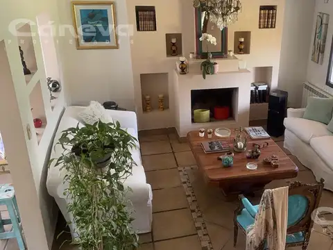 Casa 5 ambientes con 4 baños