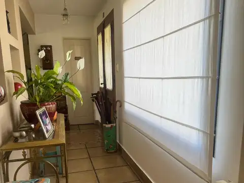 Casa 5 ambientes con 4 baños