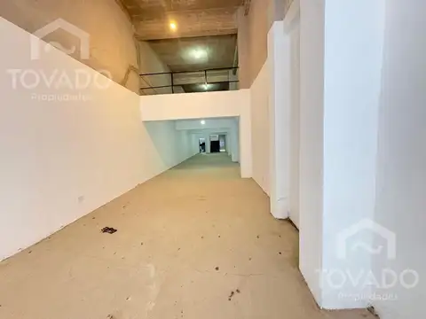 GRAN OPORTUNIDAD GALPÓN O DEPÓSITO EN FLORES COMERCIAL