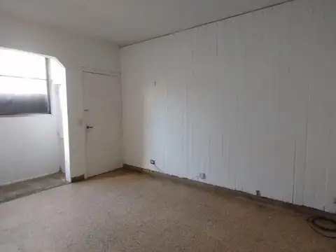 Depto. 3 ambientes San Martín Centro - 1er piso por escalera