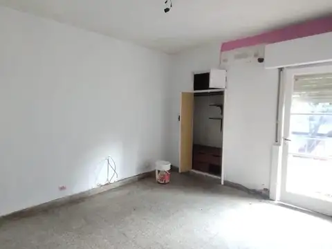 Depto. 3 ambientes San Martín Centro - 1er piso por escalera