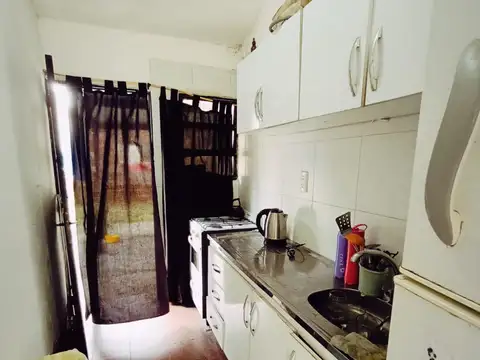 Casa 4 ambientes con 1 baño