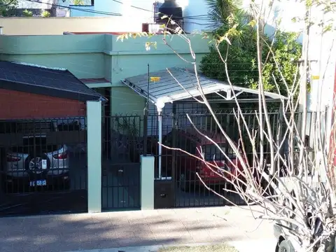 Casa en Venta en Bernal Oeste, USD 240.000