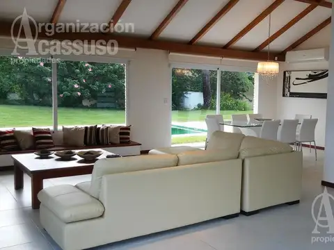 Casa en Venta con 1 cochera
