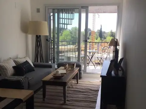 Departamento de un dormitorio con patio terraza. Complejo 8 Sauces-Funes