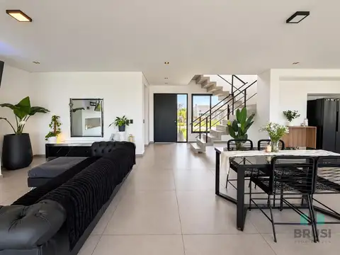 Casa en Alquiler 1 año