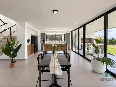 Casa en Alquiler de 4 dormitorios