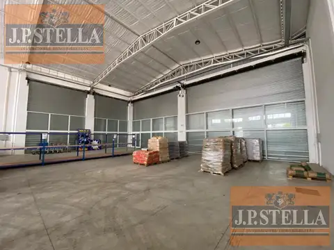 Local en Alquiler en Villa Luzuriaga, USD 5.000