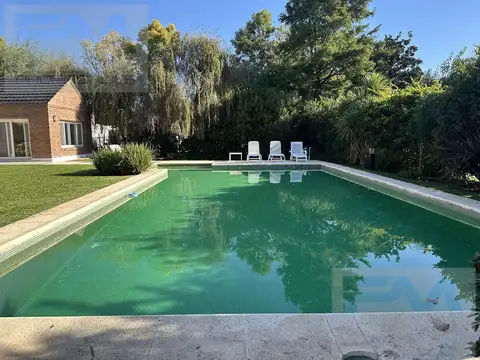 Casa en Venta con 6 cocheras