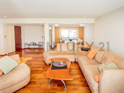 Hermoso Duplex, 4 dormitorios, escritorio, luminoso, 2 cocheras, al frente, oportunidad 