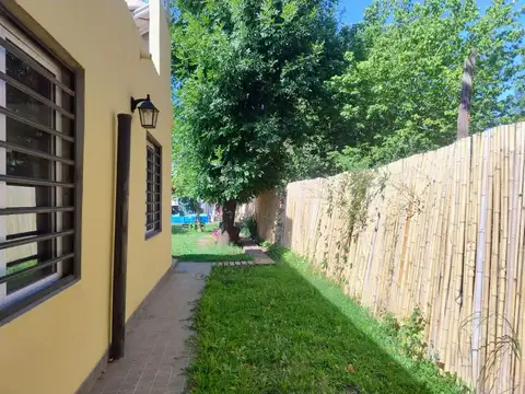 Venta de Casa 4 Ambientes 375M2 PONTEVEDRA