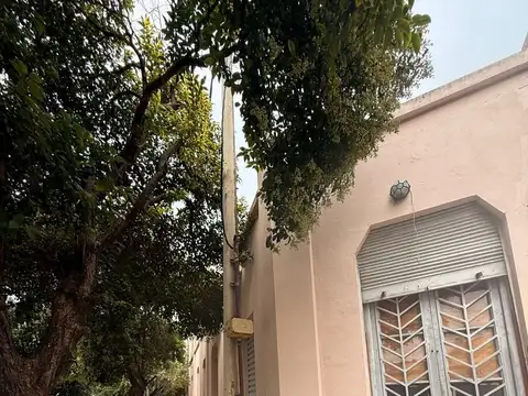Casa 11 ambientes con 5 baños