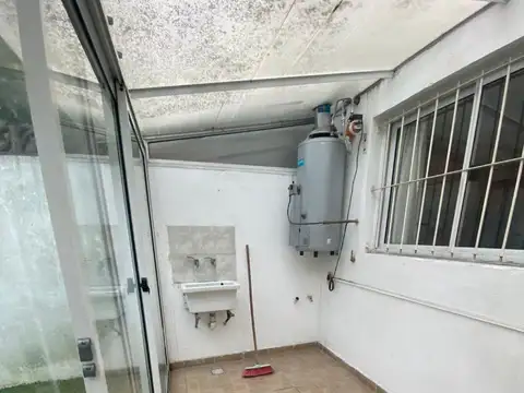 Casa 3 ambientes con 2 baños