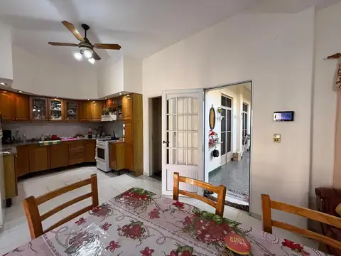 Casa en Venta en Bernal Oeste, USD 98.000