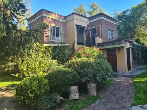 Excelente quinta con casa de huéspedes y quincho