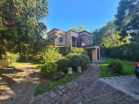 Excelente quinta con casa de huéspedes y quincho