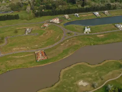 Terreno en Venta de 931,0 m2