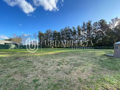 Lote en venta perimetral en La Calesa- Pilará- Pilar