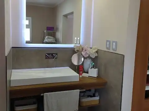 Casa en venta en Parana Av. Don Bosco, 3 dorm. 2 baños, pileta