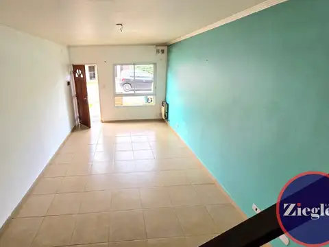 Casa en Alquiler con 1 cochera
