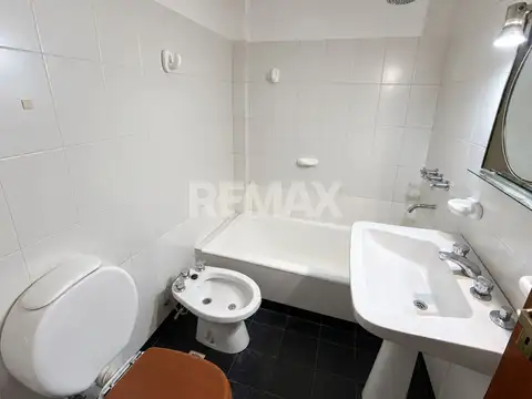 Casa en Alquiler con 1 cochera