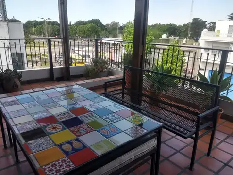 Av. Dr. Ricardo Balbín 98