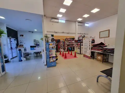 Local en Av. Circunvalación S. Marzo Sur 2355