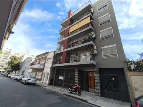 MONOAMBIENTE con BALCÓN a la CALLE