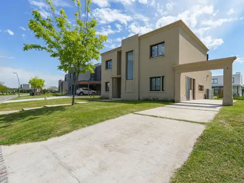 VENTA CASA 5 AMB Y 1/2 PUERTO ACACIAS NORDELTA II