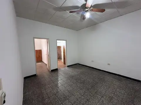 Casa 5 ambientes con 1 baño